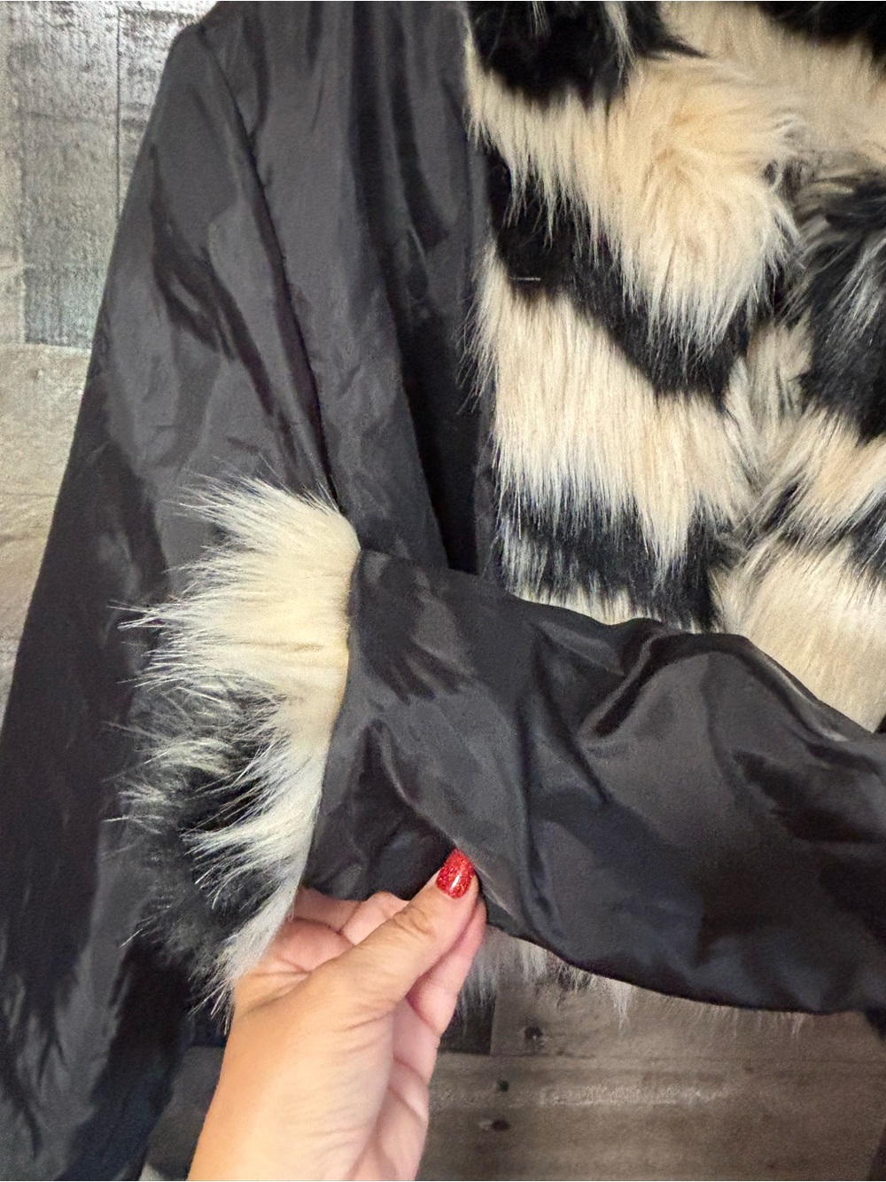 NWT Eloquii Black & Cream Striped Faux Fur Cropped Jacket 14 - Picture 16 of 16